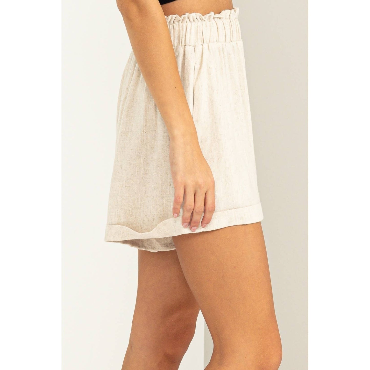 HF23A770-HIGH-WAISTED SHORTS: BLACK / L