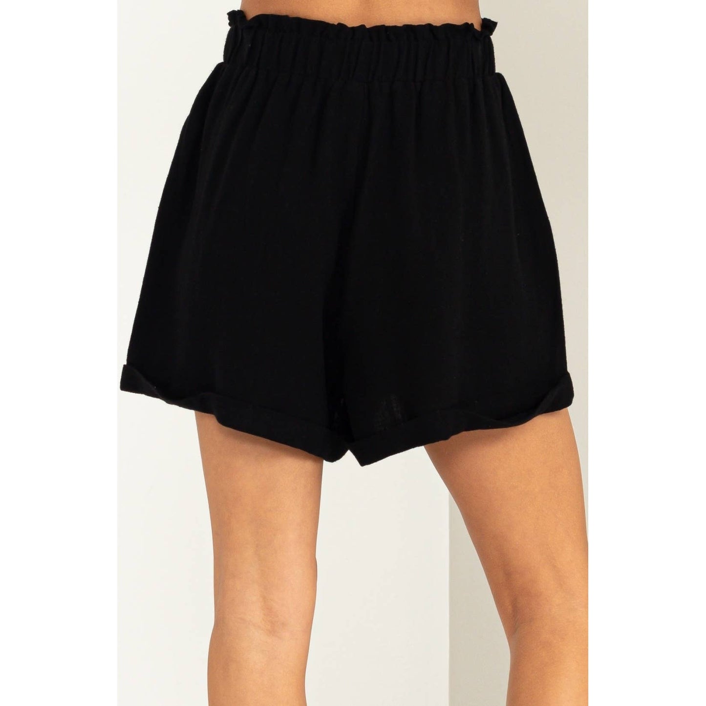 HF23A770-HIGH-WAISTED SHORTS: BLACK / L