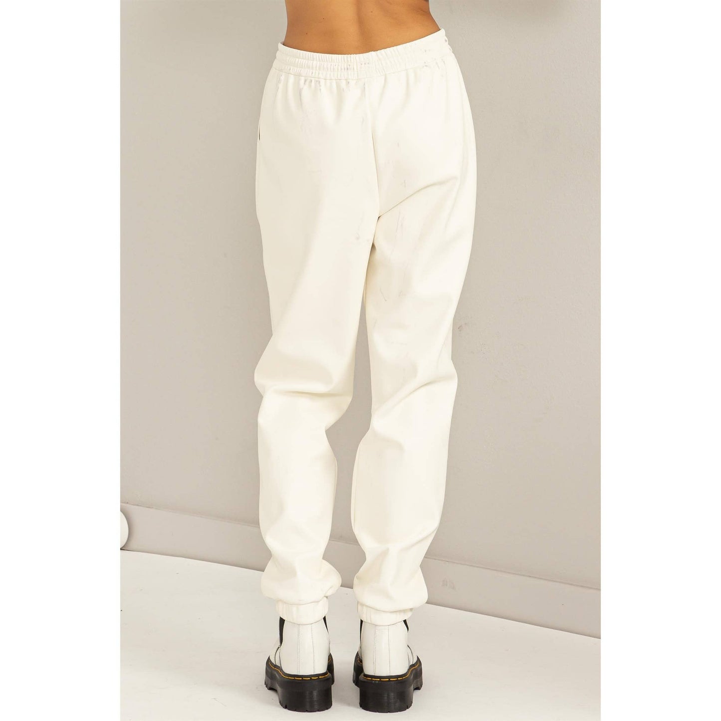LEATHER DRAWSTRING HIGH-WAISTED JOGGER PANTS: BLACK / M