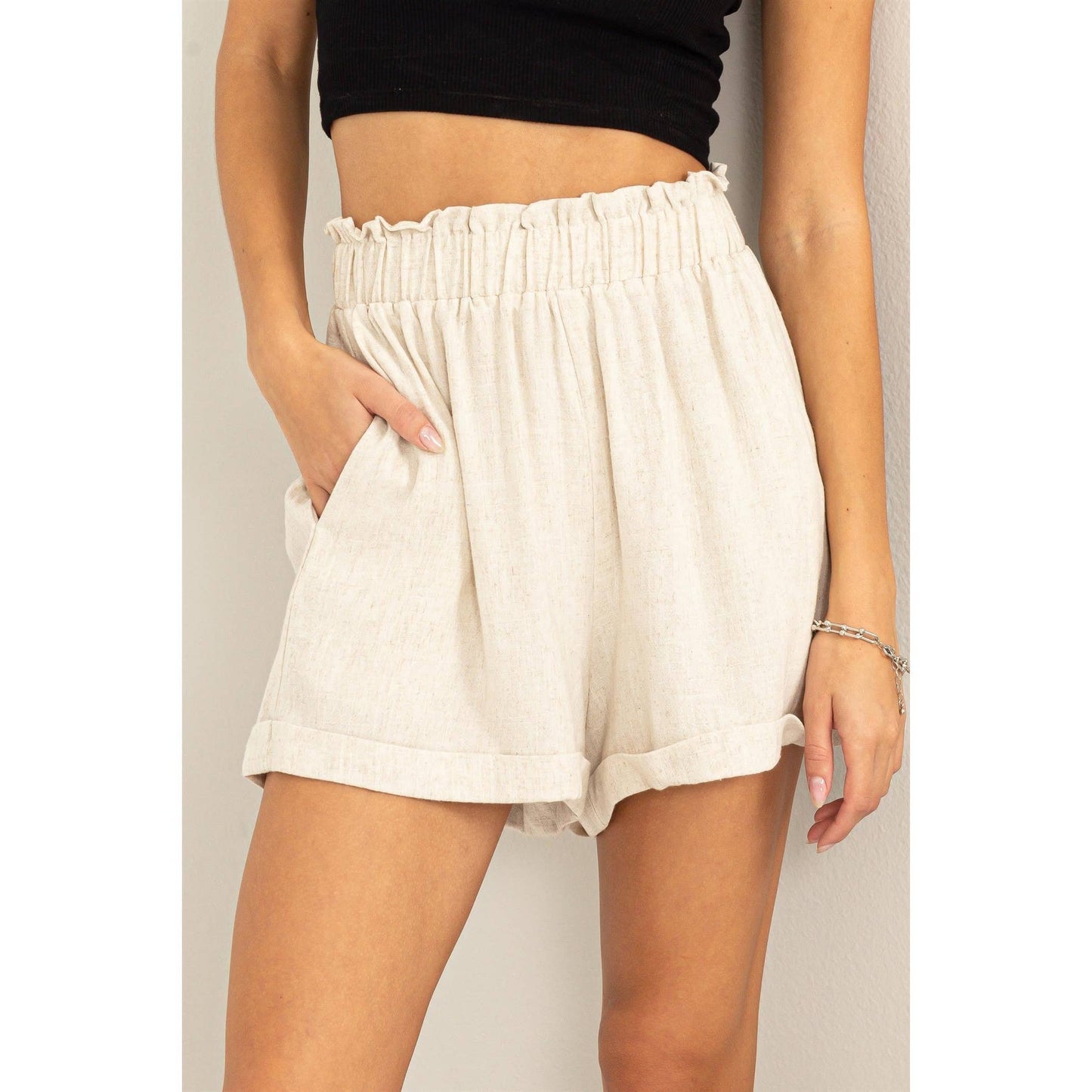 HF23A770-HIGH-WAISTED SHORTS: BLACK / L