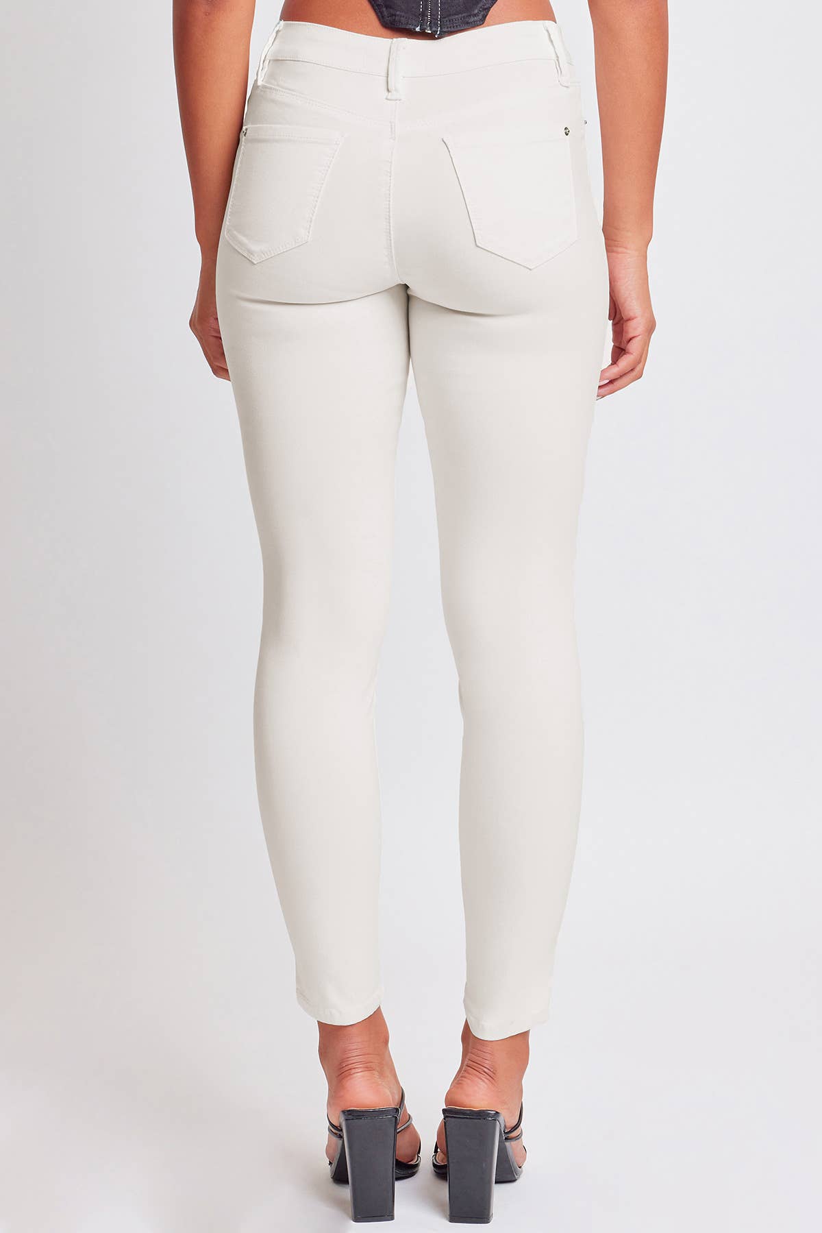 Hyperstretch Mid-Rise Skinny Jean: XL / Junior / Shell Pink
