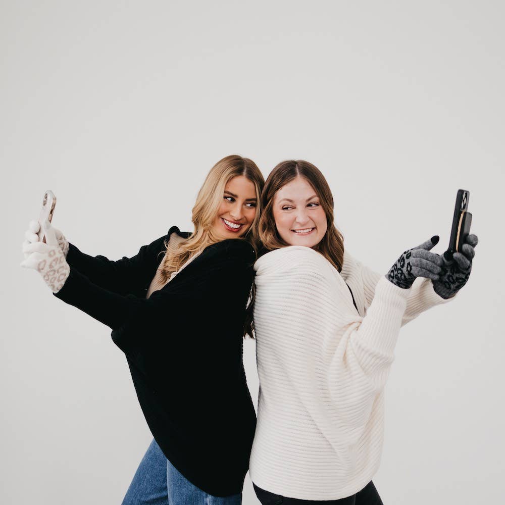 Leopard Knit Smart Touch Gloves: Black