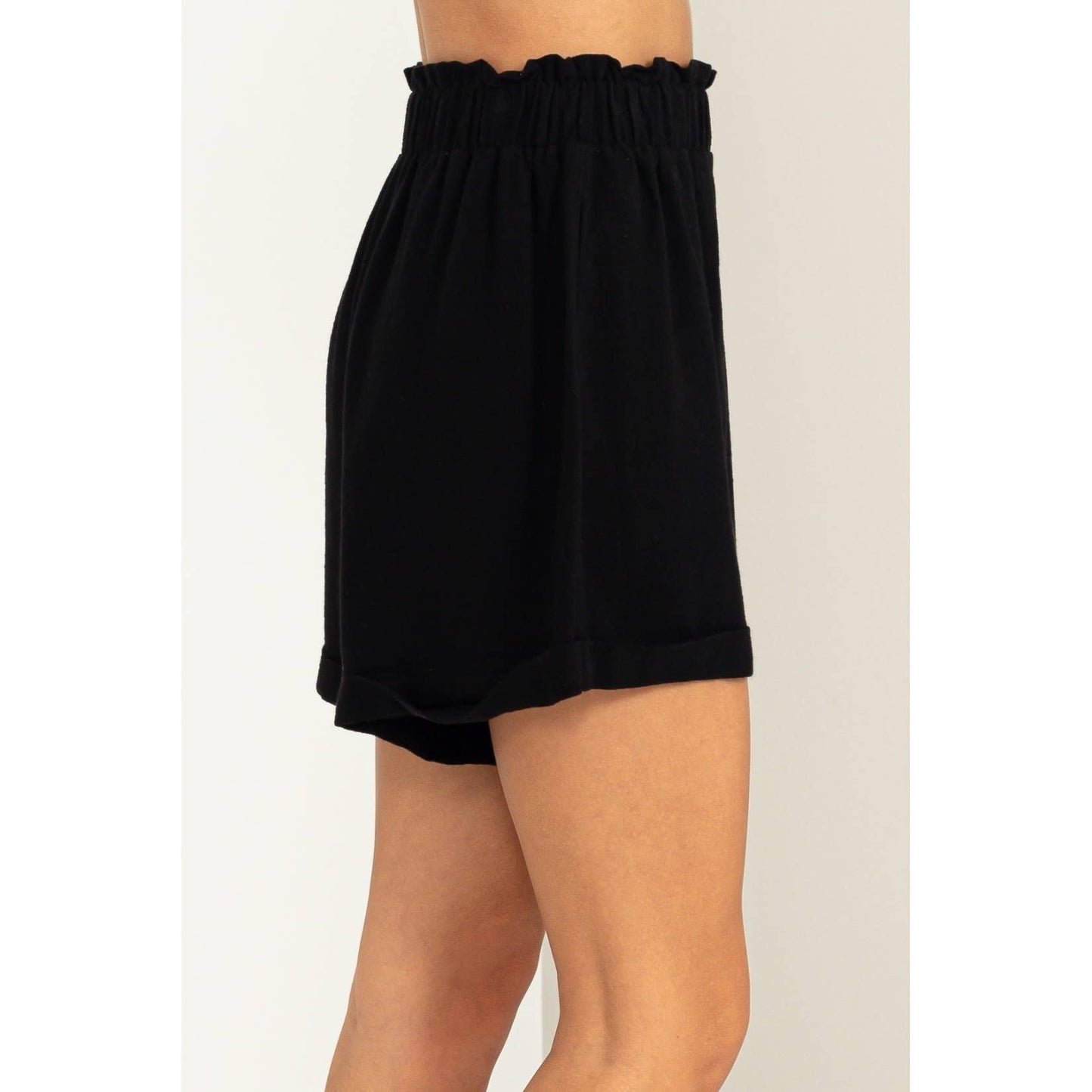 HF23A770-HIGH-WAISTED SHORTS: BLACK / L