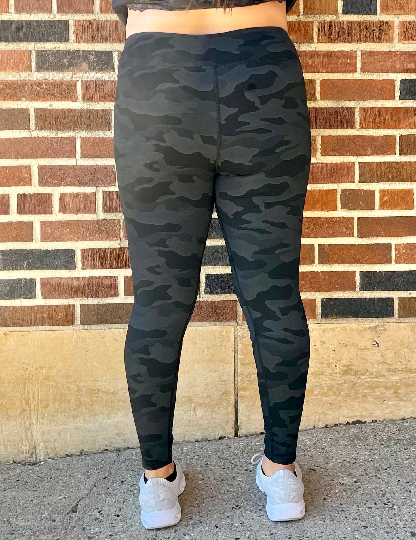 WHITE BIRCH- High Waisted Camouflage Print Knit Leggings