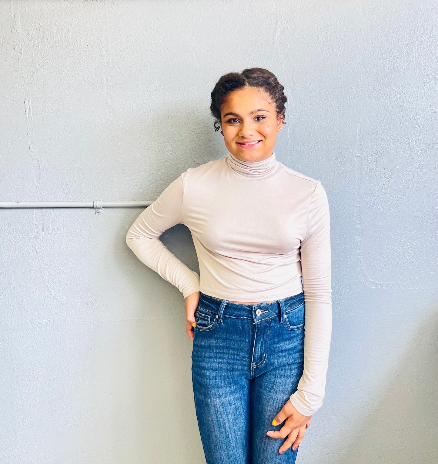 DOUBLE ZERO- Cropped LS Turtleneck Top