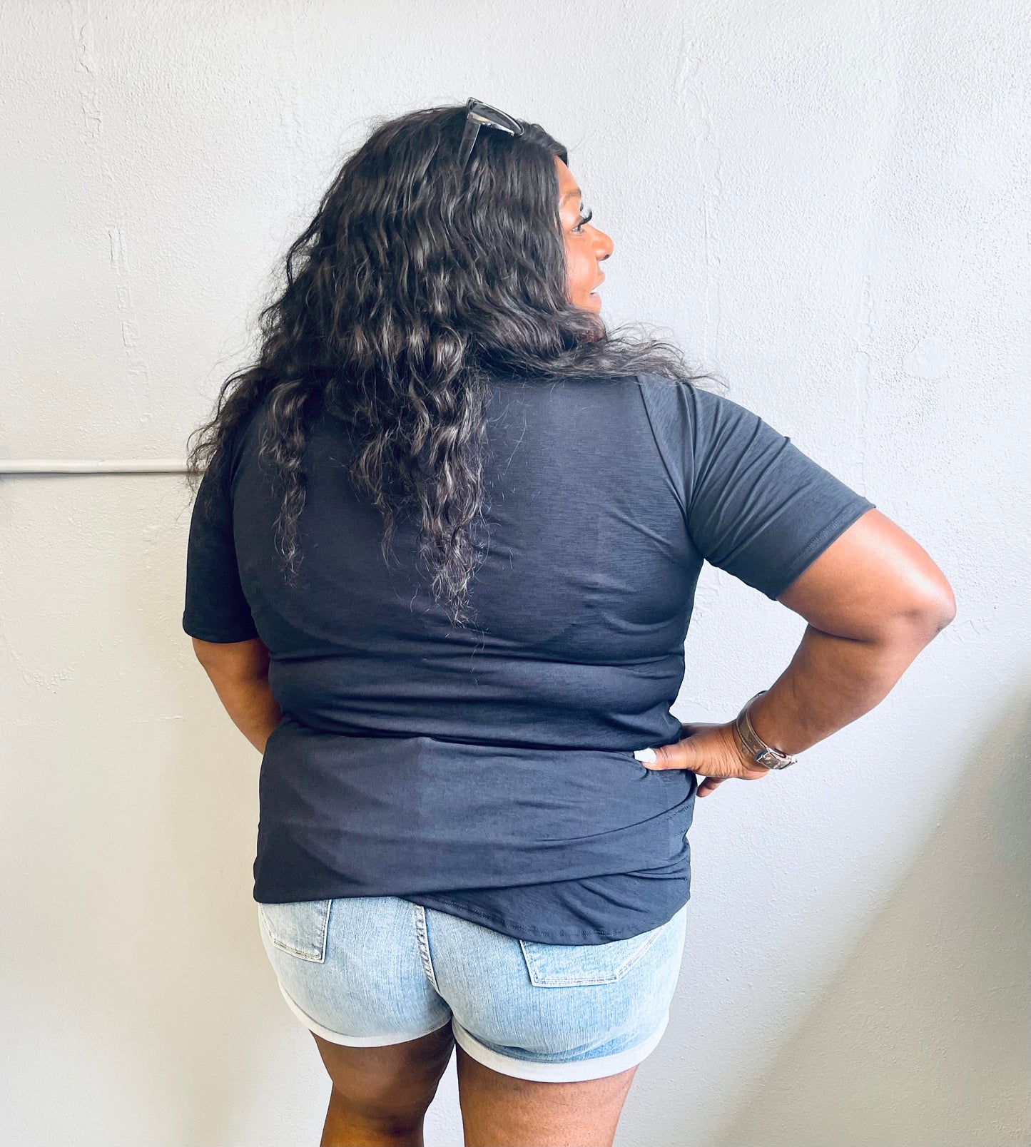 HEIMISH- PLUS Crisscross V Neck