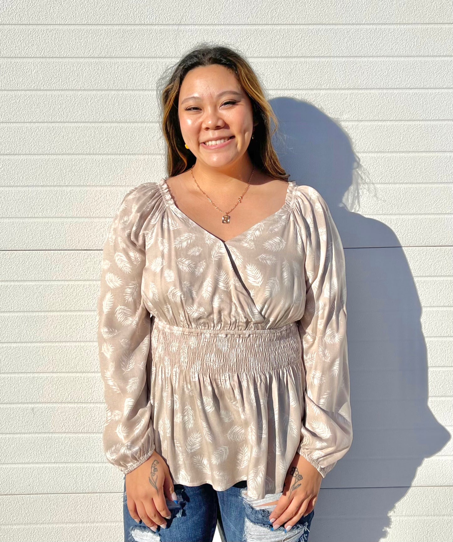 WHITE BIRCH- LS Feather Print Woven Top