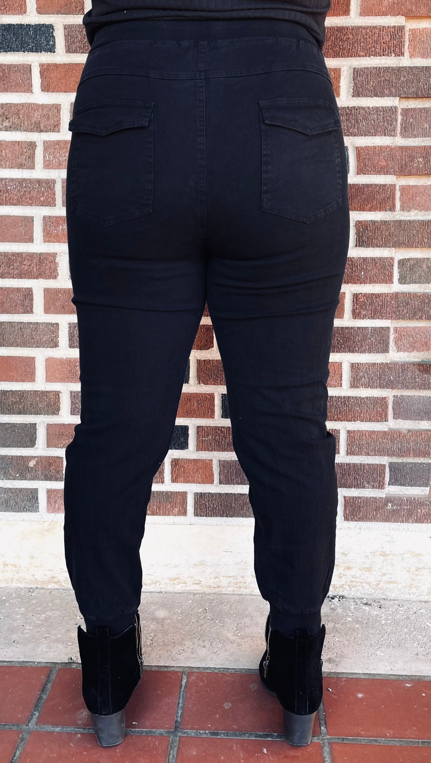 WHITE BIRCH- High Rise Solid Woven Jogger