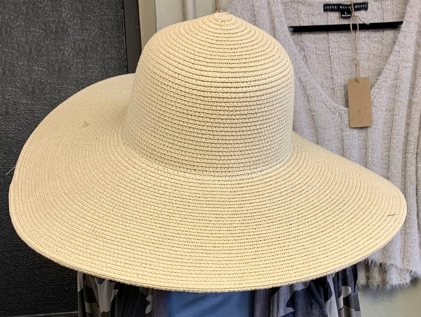 Umgee- Straw Hat w/ Ribbon Detail