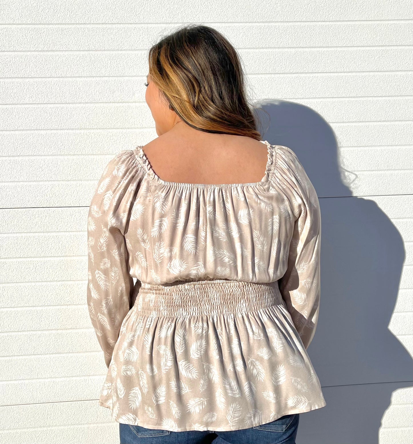 WHITE BIRCH- LS Feather Print Woven Top