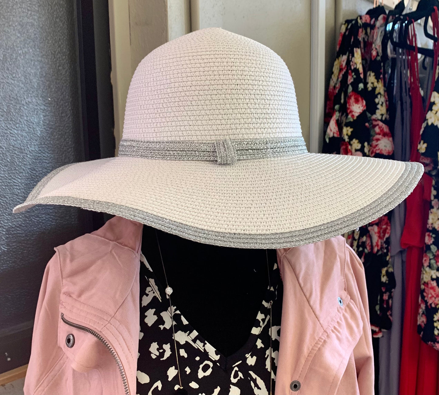 Fashion Straw Sun Floppy Hat w/ Sparkle Band