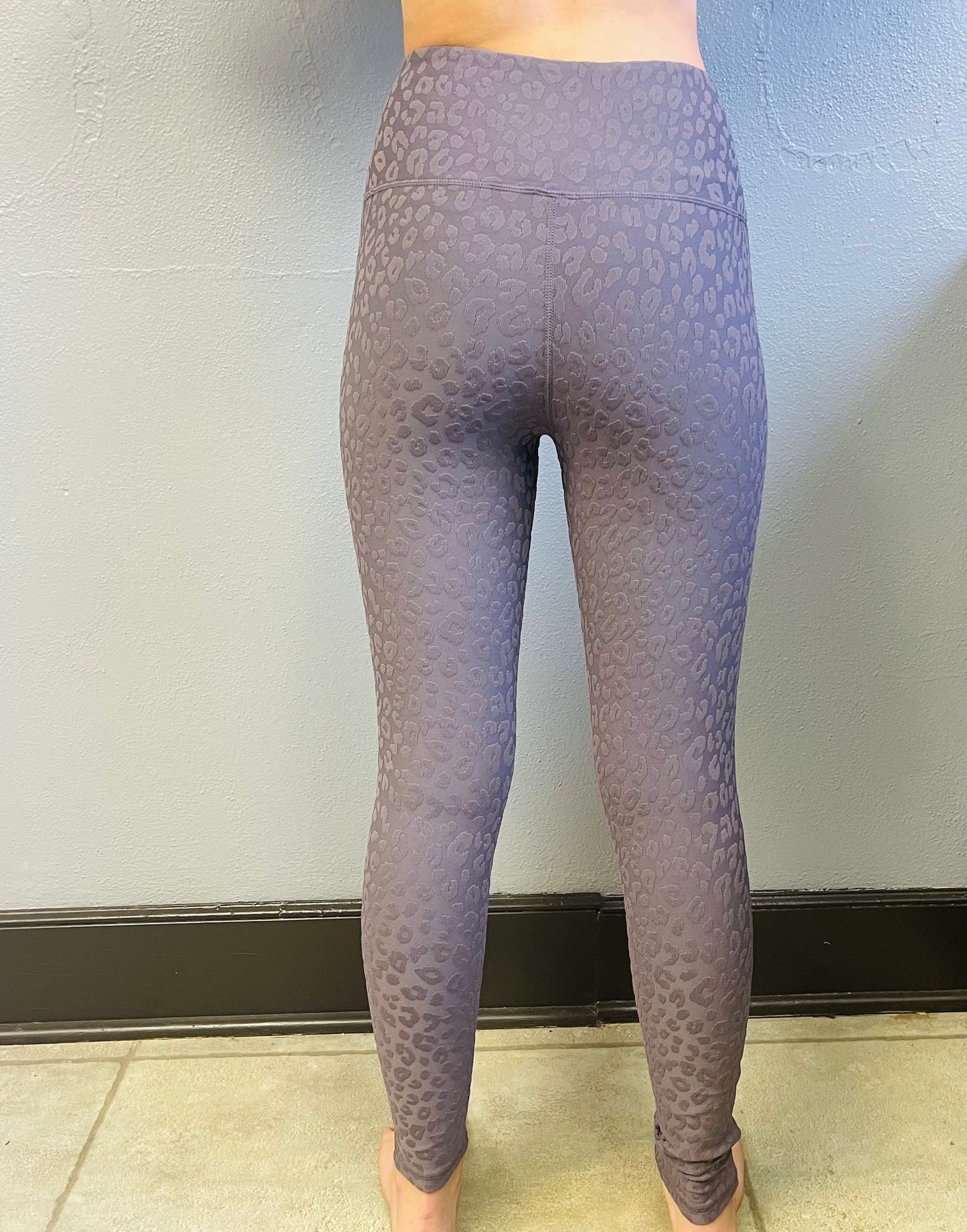 MONO B- Leopard Jacquard TACTEL® High-Waisted Leggings