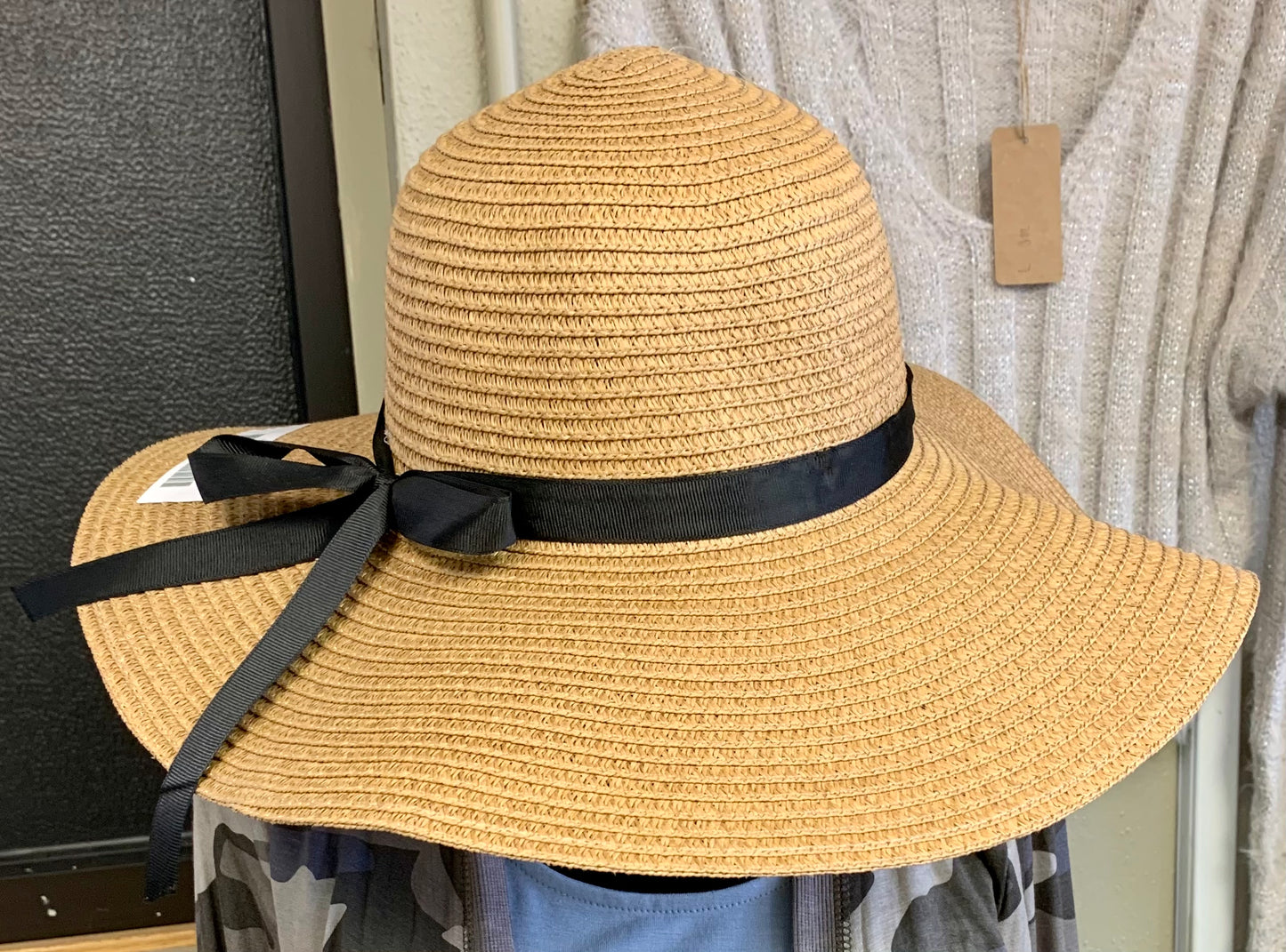 Umgee- Straw Hat w/ Ribbon Detail