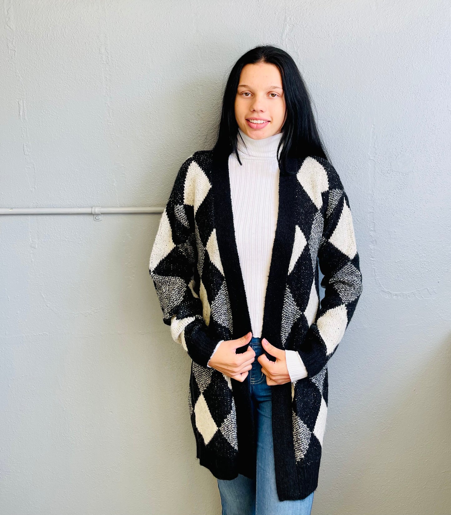 Q.Z.Z. TRADING- Diamond Pattern Cardigan