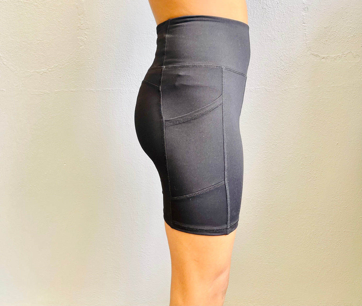 MONO B- Essential Sweetheart Biker Shorts