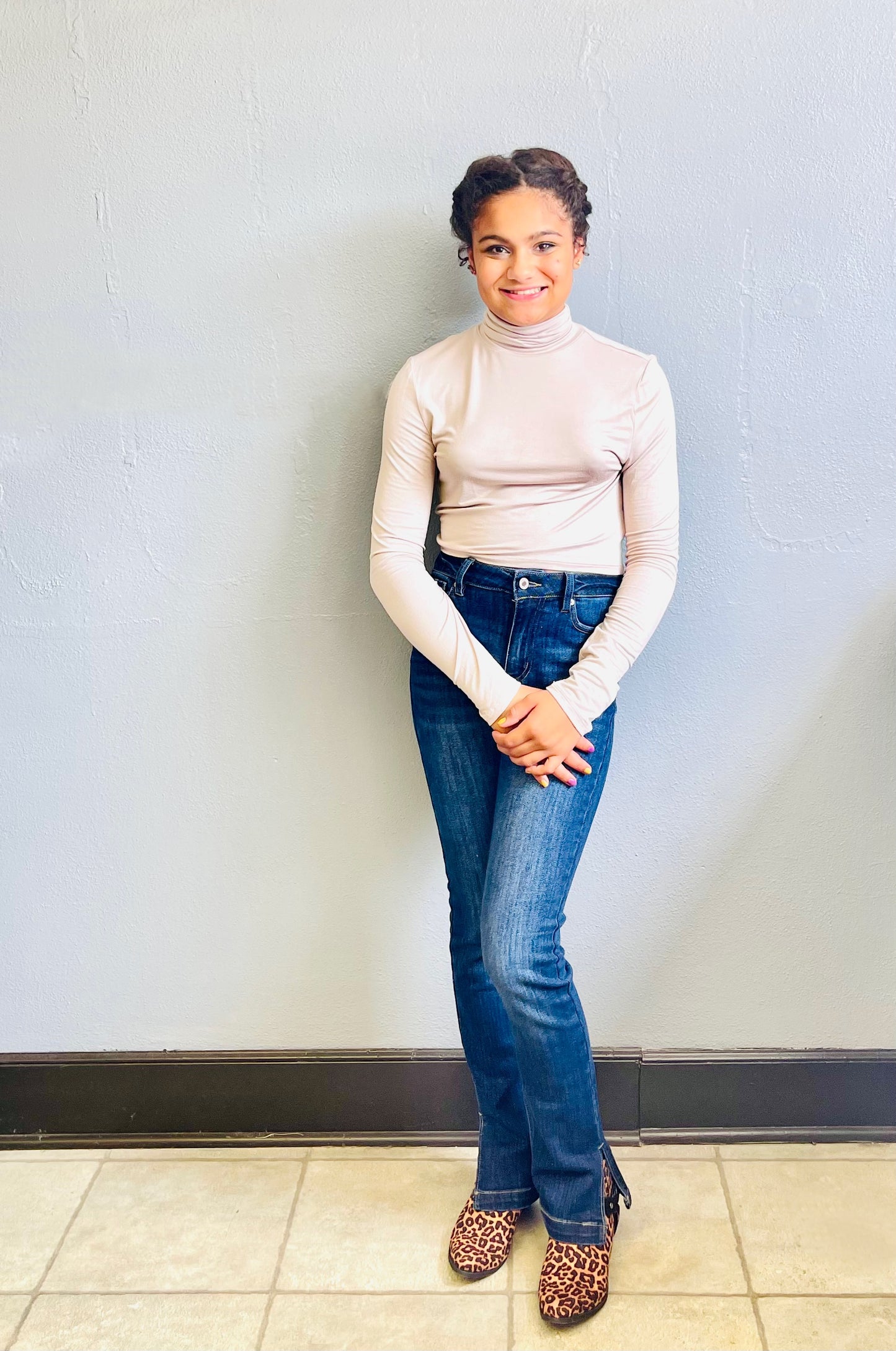 DOUBLE ZERO- Cropped LS Turtleneck Top