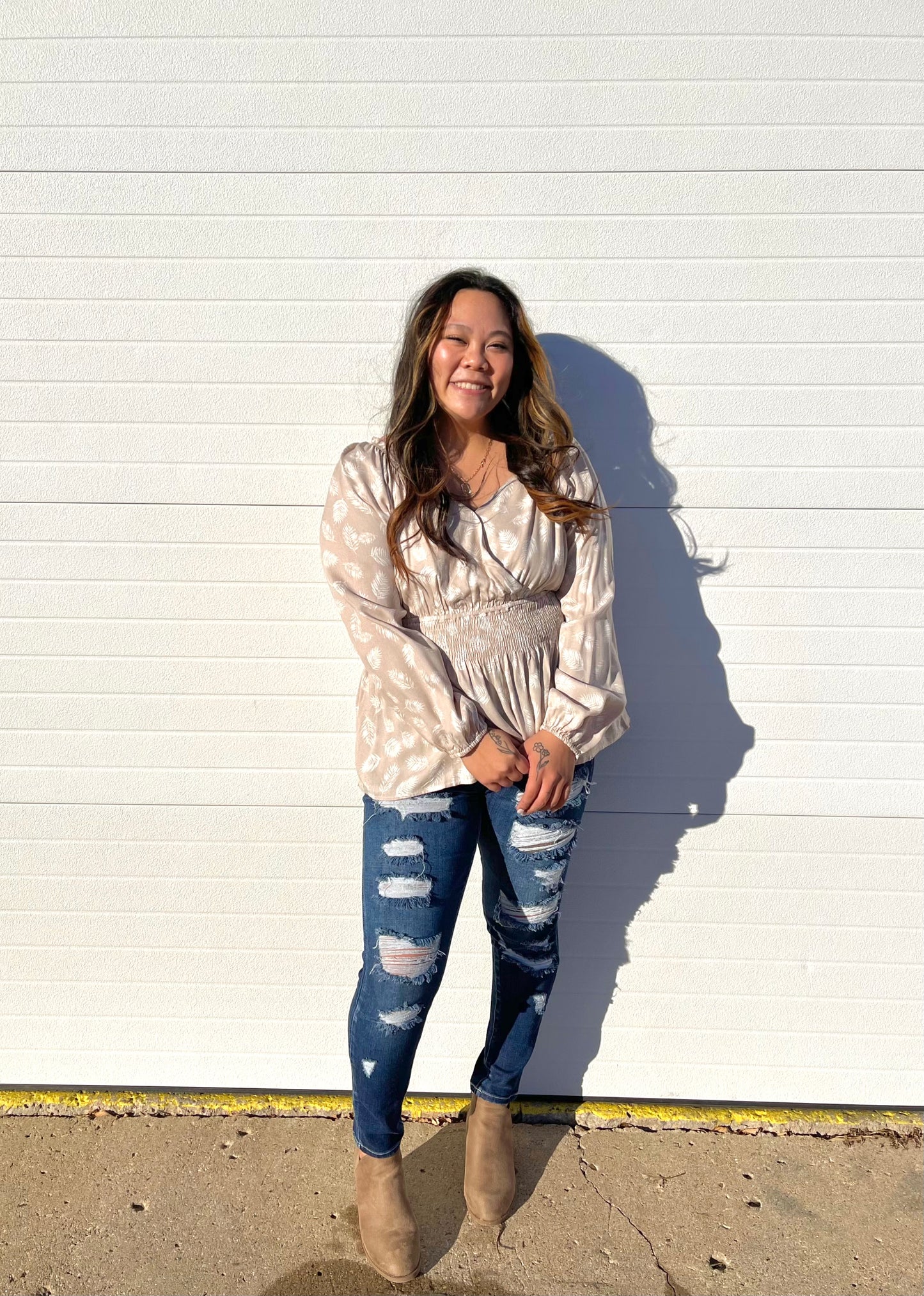 WHITE BIRCH- LS Feather Print Woven Top