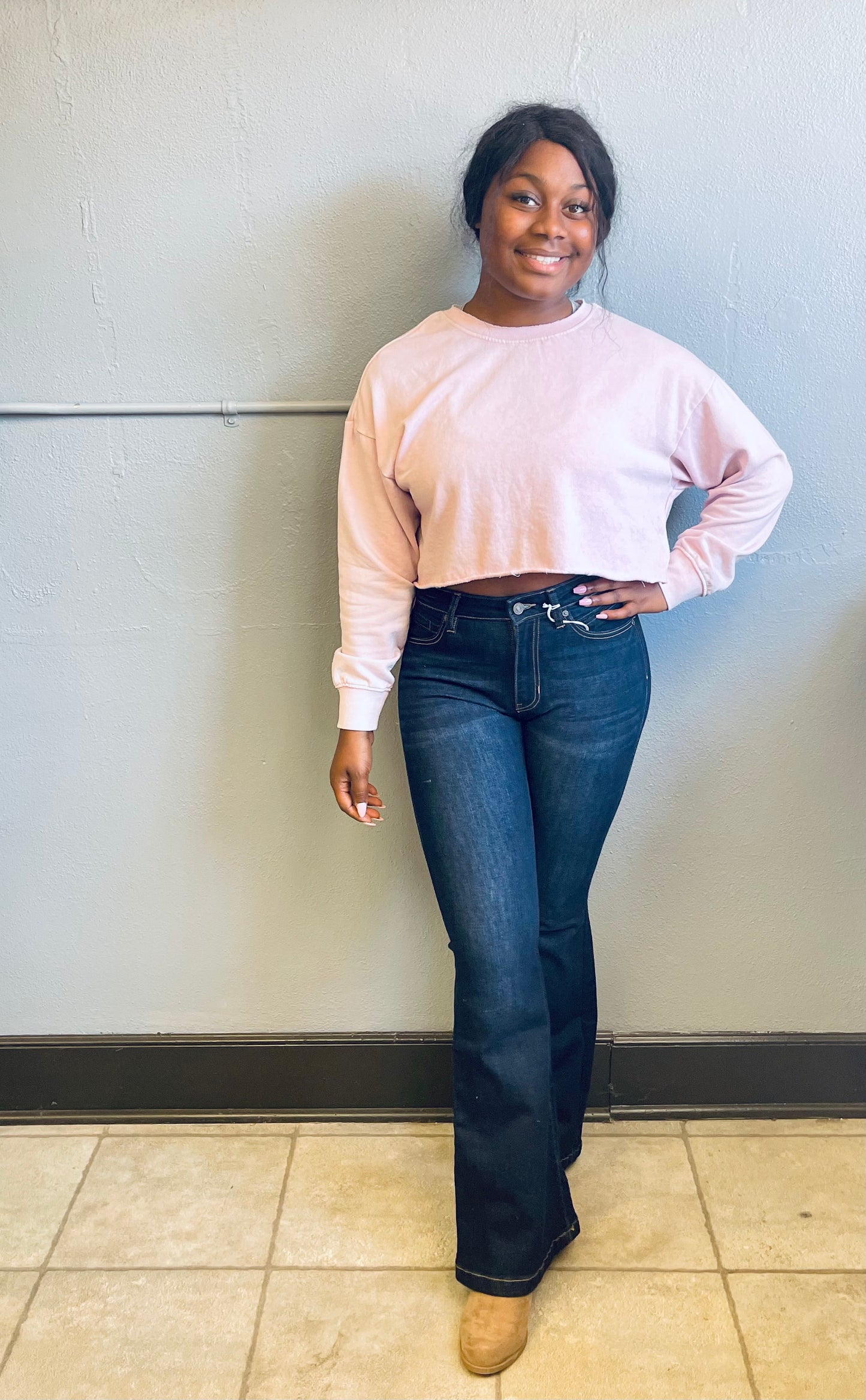 DOUBLE ZERO- Crew Neck Crop Sweatshirt