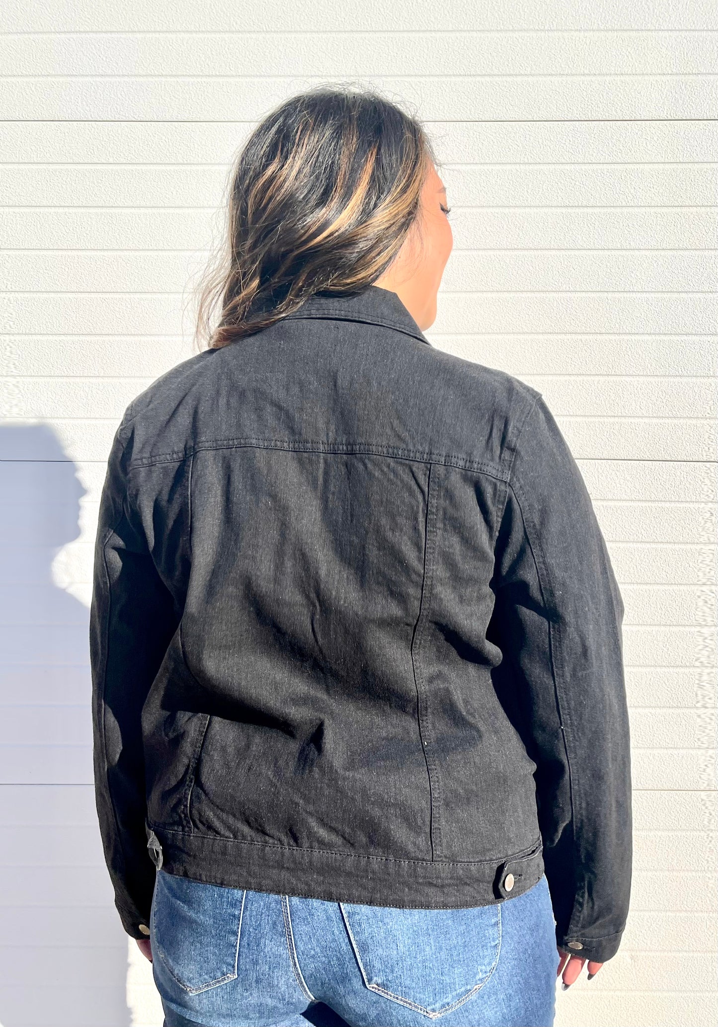 BETA HOUSE - Plus Size Black Solid Cropped Denim Jacket
