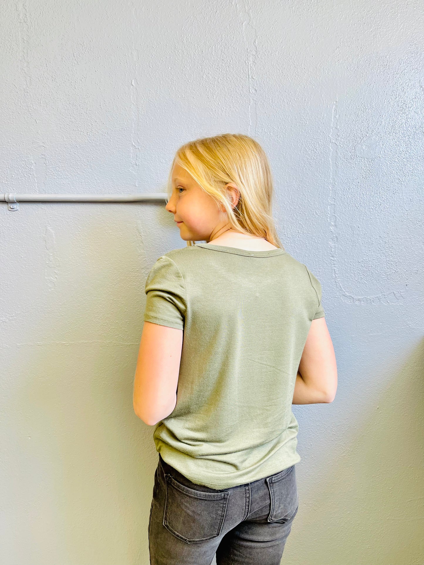 PS KATE- Solid SS Top w/ Sequin Pocket