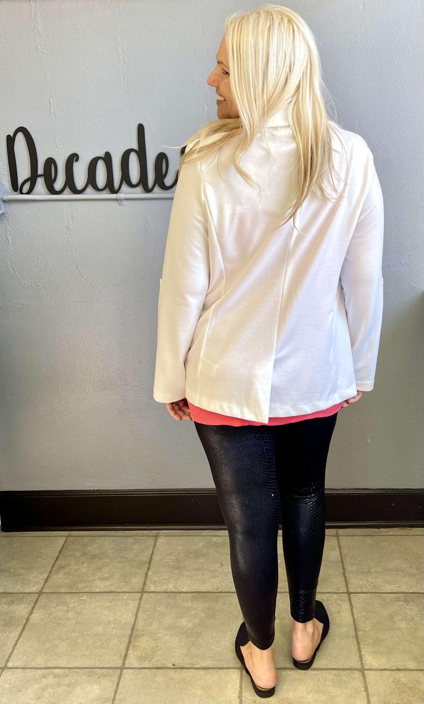 WHITE BIRCH- Long Sleeve Solid Knit Blazer