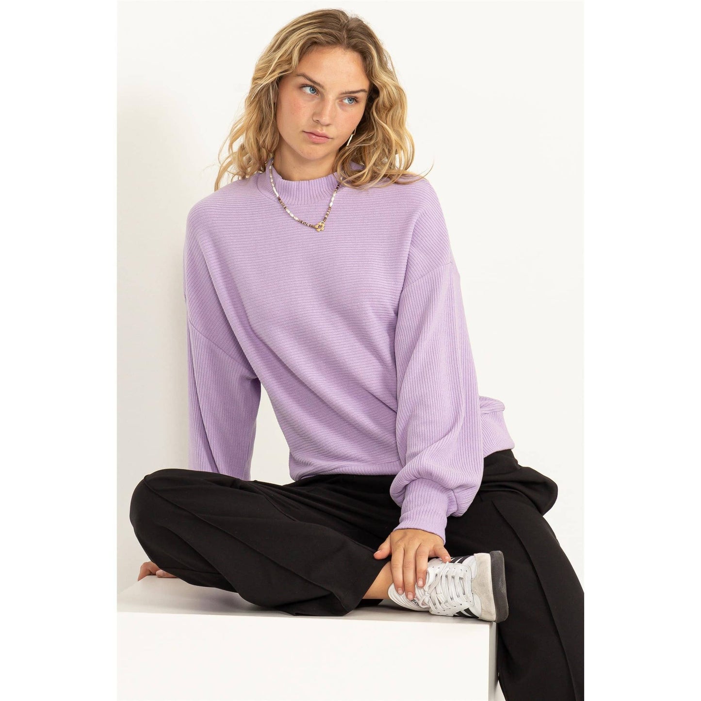 TRY SOMETHING NEW RIBBED BALLOON SLEEVE TOP: TARO / L