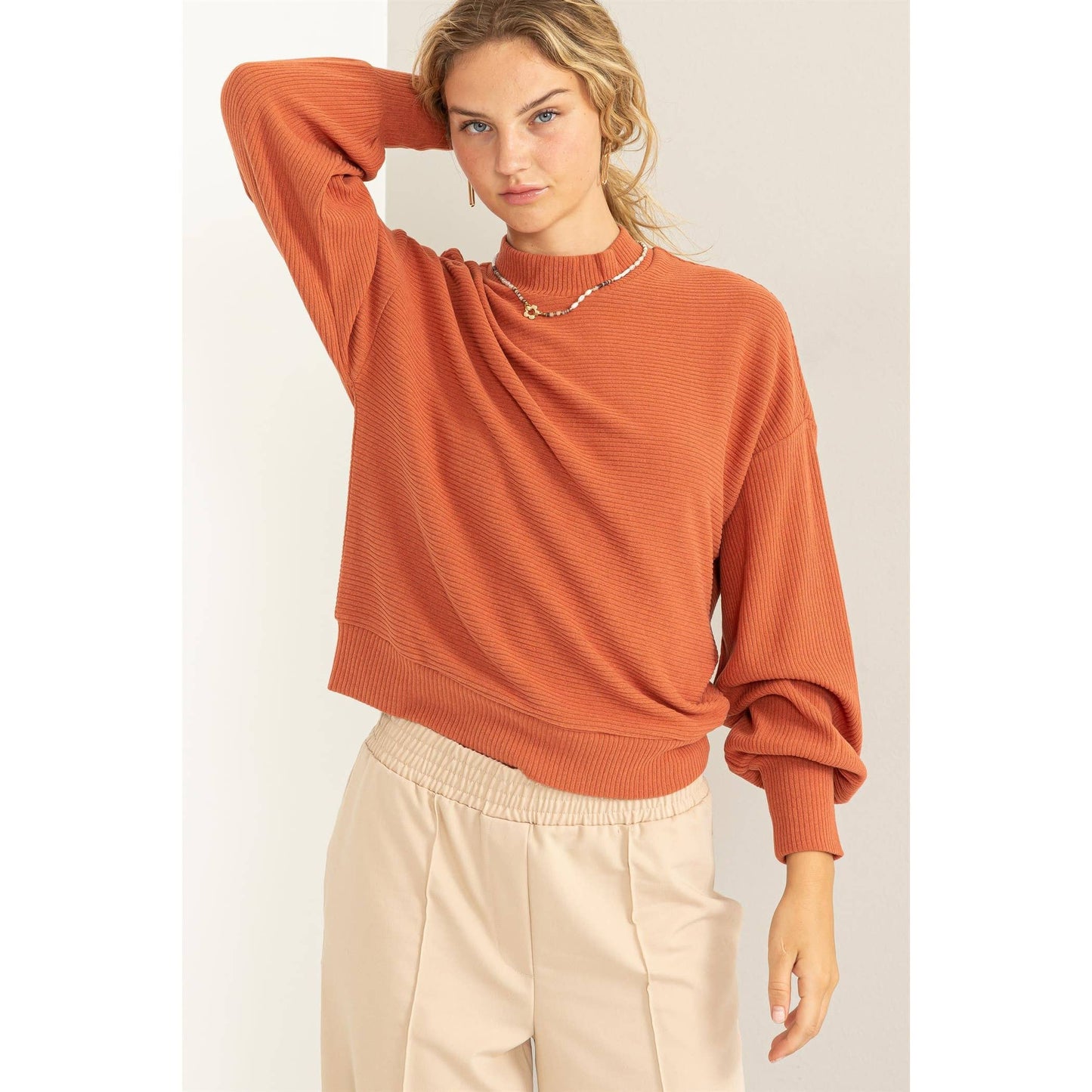 TRY SOMETHING NEW RIBBED BALLOON SLEEVE TOP: TARO / L