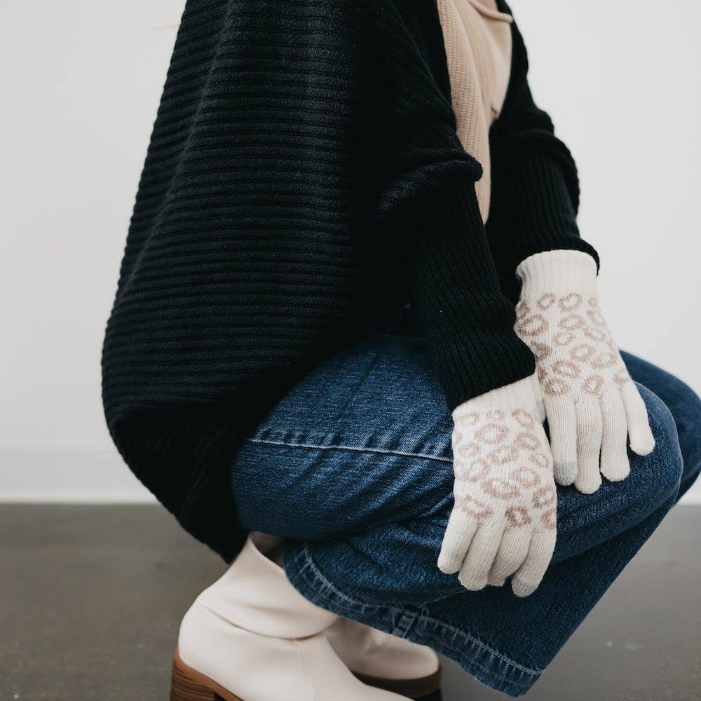Leopard Knit Smart Touch Gloves: Black